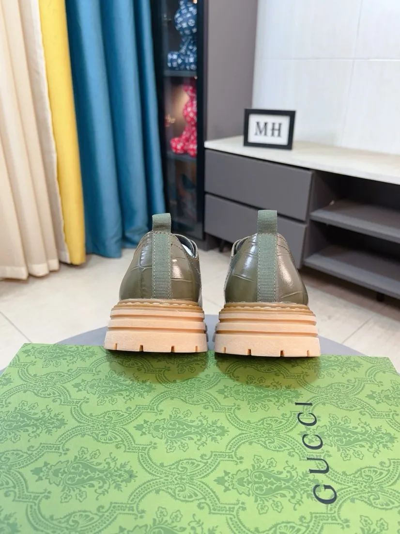 Men's shoes 💰500🌸🌸 (GUCCI) [can be made without label] G's new business boots are full-layer calfskin embossed with classic diamond pattern craftsmanship. They are high-end and classy, ​​versatile and have a full three-dimensional feel. They use raw rubber non-slip outsole. If you look closely, you will be addicted to the leather. You can't extricate yourself ~ the best on the market.          Fabric: Cowhide/Embossed Lining: Cowhide.          Please make a note when placing an order, size: 38-44 (37, 45, 46 can be customized and cannot be returned or exchanged)